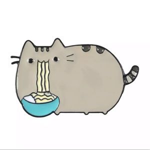 📍5for$25 Enamel Pin Pusheen Cat eating noodles